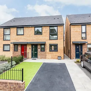 blackstone-walk-fabulous-2bed-house-with-parking.hotelsin-nottingham.com/